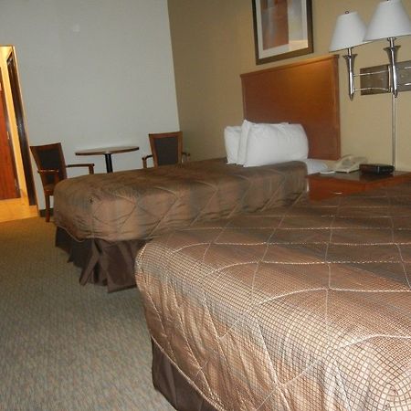 Days Inn By Wyndham Phenix City Near Fort Moore Bagian luar foto