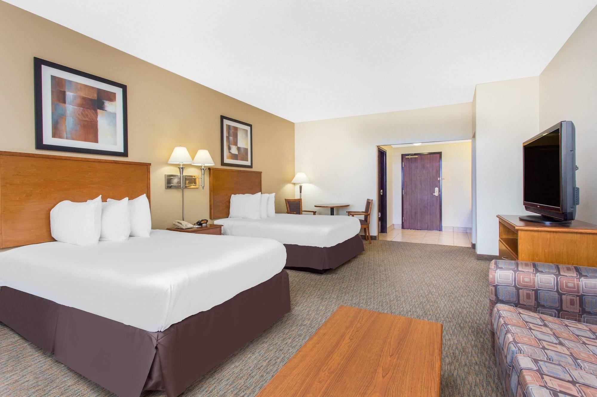 Days Inn By Wyndham Phenix City Near Fort Moore Bagian luar foto