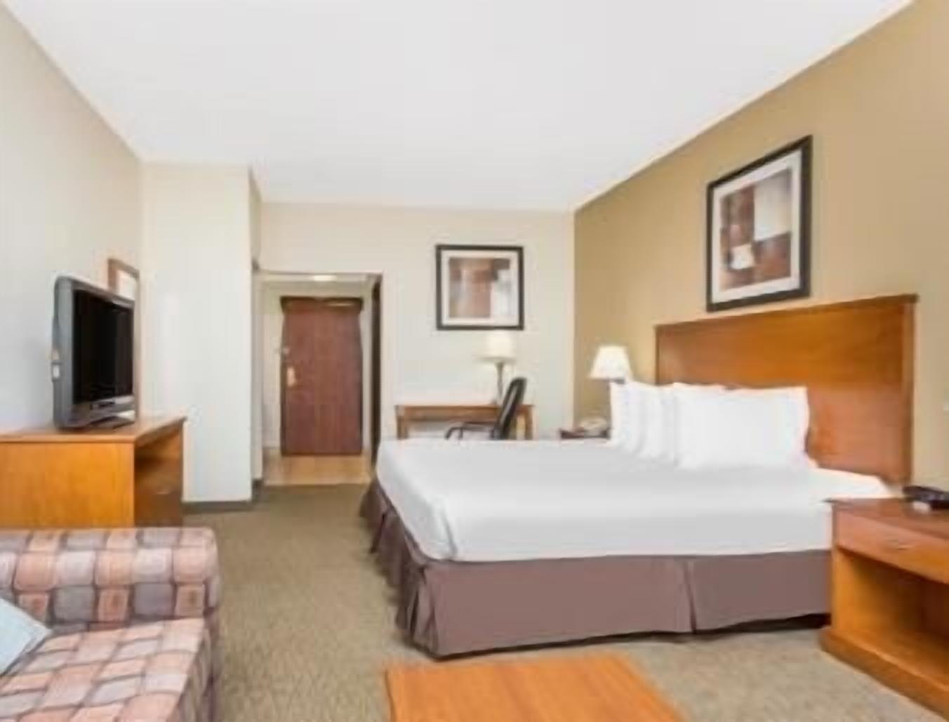 Days Inn By Wyndham Phenix City Near Fort Moore Bagian luar foto