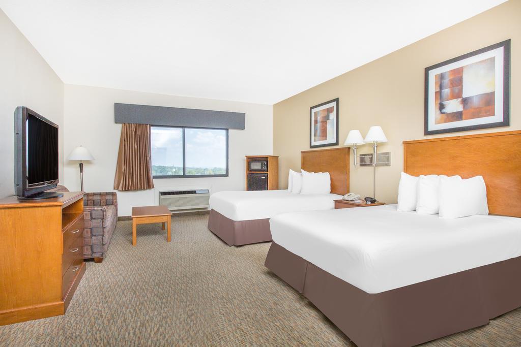 Days Inn By Wyndham Phenix City Near Fort Moore Bagian luar foto
