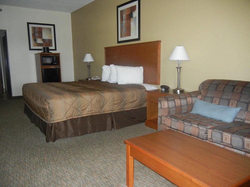 Days Inn By Wyndham Phenix City Near Fort Moore Bagian luar foto