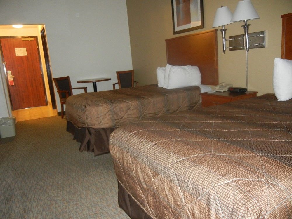 Days Inn By Wyndham Phenix City Near Fort Moore Bagian luar foto