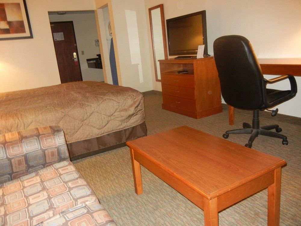 Days Inn By Wyndham Phenix City Near Fort Moore Bagian luar foto