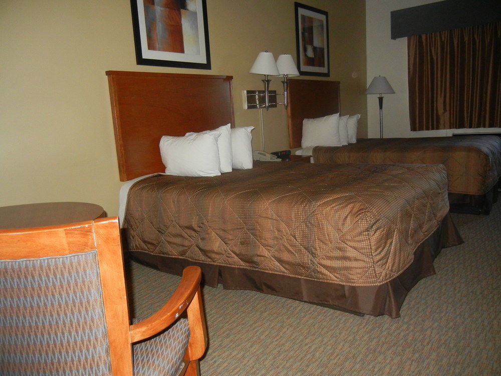Days Inn By Wyndham Phenix City Near Fort Moore Bagian luar foto